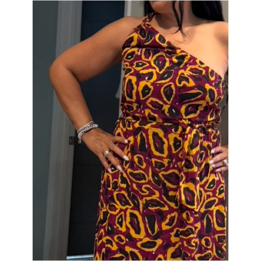 Ellen Tracey silky One-Shoulder Maxi Dress in Burgundy Yellow Print - Picture 3 of 3